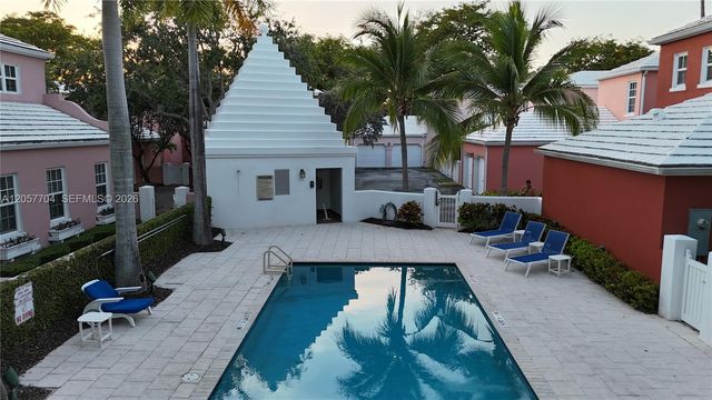 540 Loretto Avenue 19, Coral Gables, FL 33146