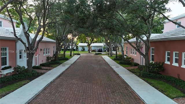 540 Loretto Avenue 19, Coral Gables, FL 33146