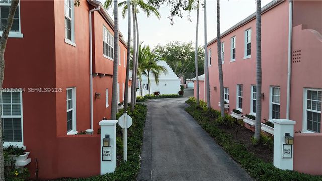 540 Loretto Avenue 19, Coral Gables, FL 33146