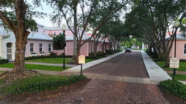 540 Loretto Avenue 19, Coral Gables, FL 33146