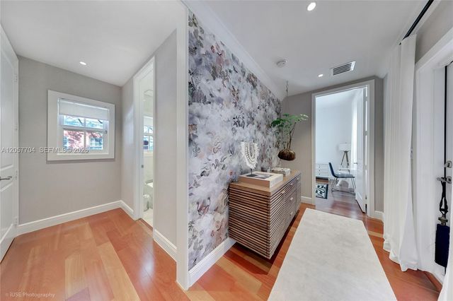 540 Loretto Avenue 19, Coral Gables, FL 33146