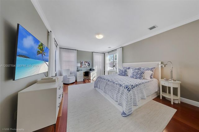 540 Loretto Avenue 19, Coral Gables, FL 33146