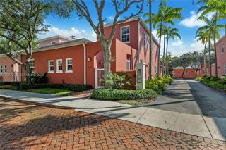 540 Loretto Avenue 19, Coral Gables, FL 33146