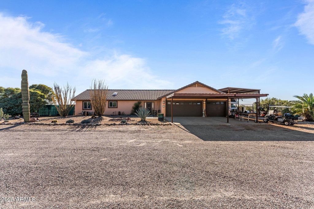 469 LIESEN --, Morristown, AZ 85342