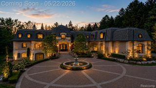 6250 Walnut Lake Road, West Bloomfield Charter Township, MI 48323