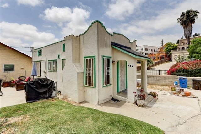 717 E Kensington, Los Angeles, CA 90026