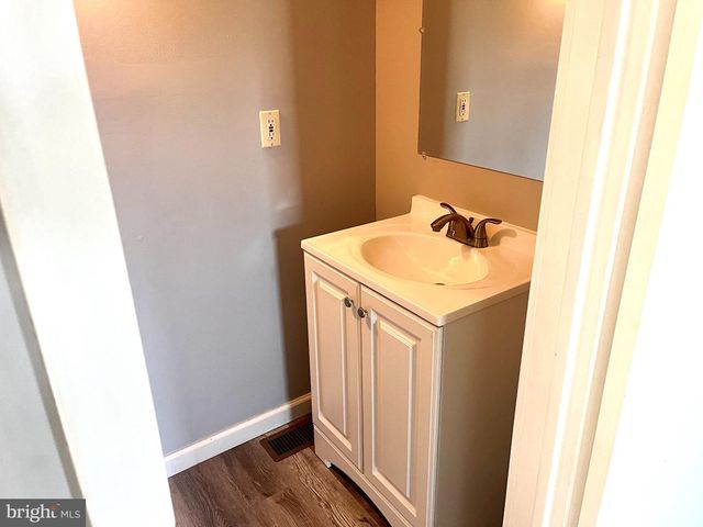 62 WASHINGTON AVE, Williamstown, NJ 08094