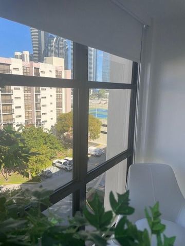 16909 N Bay Rd 805, Sunny Isles Beach, FL 33160