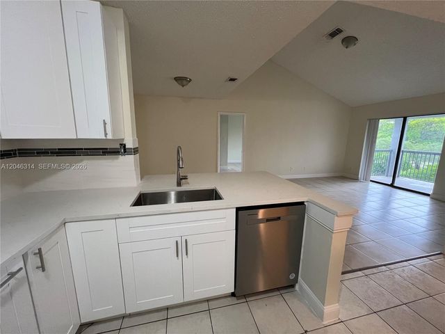 11277 W Atlantic Blvd 302, Coral Springs, FL 33071