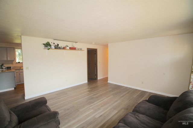 803 Astor, Nampa, ID 83651