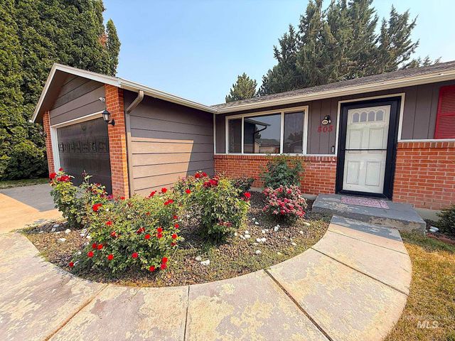 803 Astor, Nampa, ID 83651
