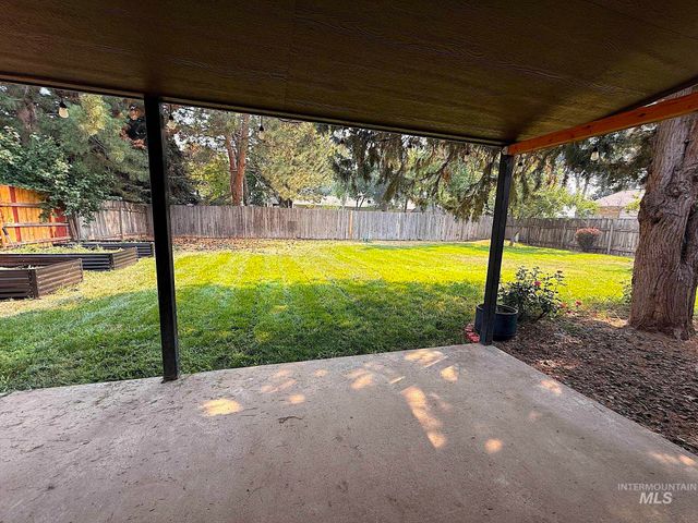 803 Astor, Nampa, ID 83651
