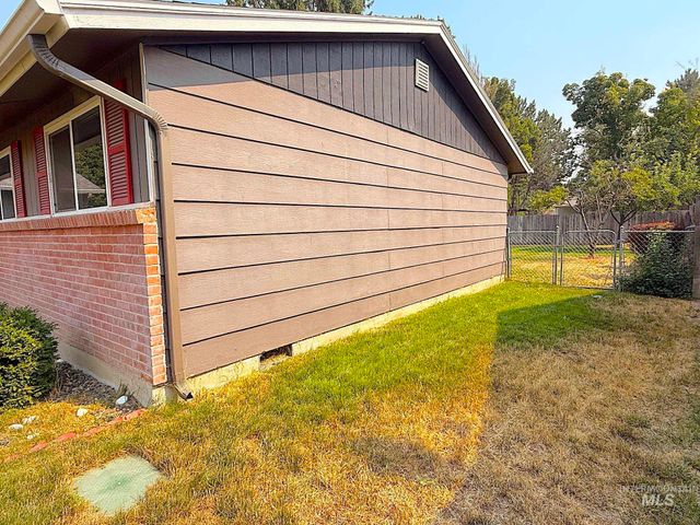 803 Astor, Nampa, ID 83651