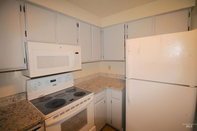 803 Astor, Nampa, ID 83651