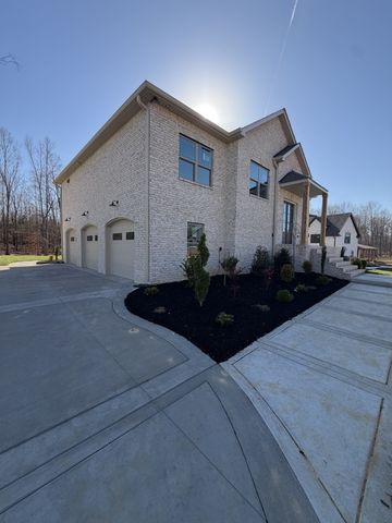 1280 Reda Dr, Clarksville, TN 37042