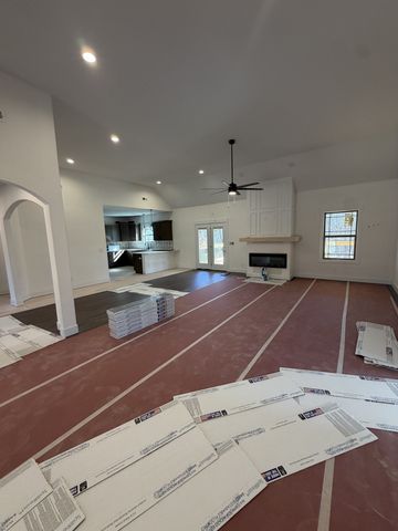 1280 Reda Dr, Clarksville, TN 37042