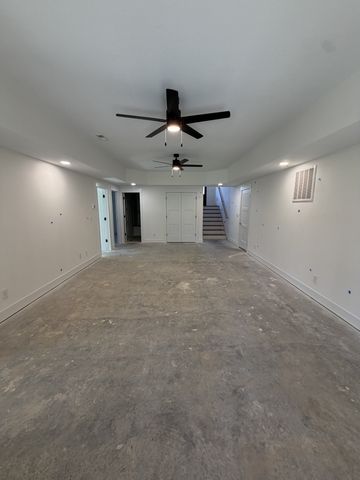1280 Reda Dr, Clarksville, TN 37042
