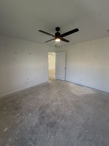 1280 Reda Dr, Clarksville, TN 37042