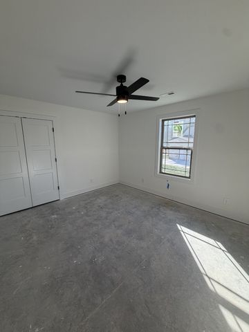 1280 Reda Dr, Clarksville, TN 37042