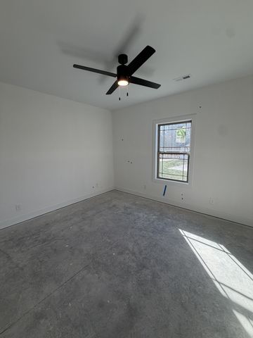 1280 Reda Dr, Clarksville, TN 37042