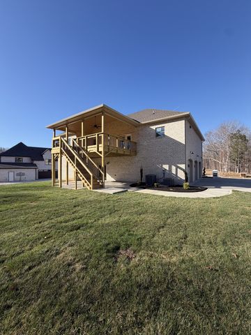1280 Reda Dr, Clarksville, TN 37042