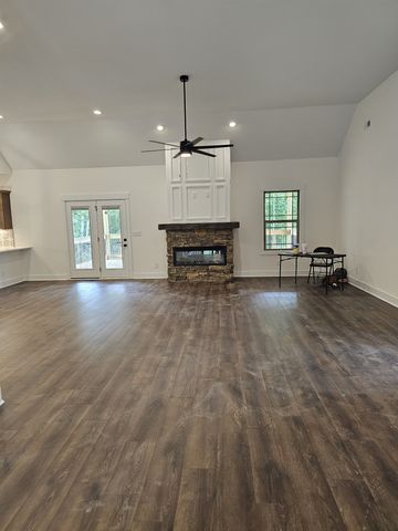 1280 Reda Dr, Clarksville, TN 37042
