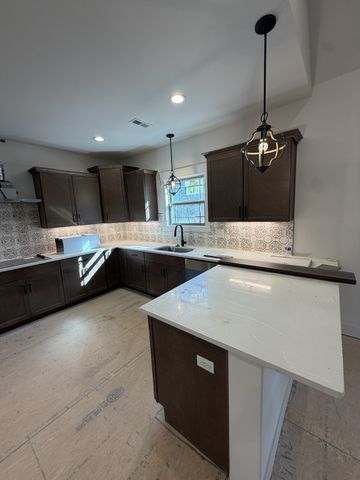 1280 Reda Dr, Clarksville, TN 37042