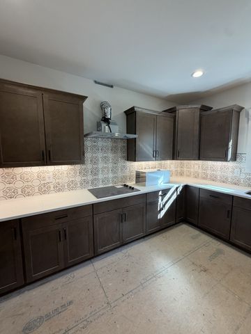 1280 Reda Dr, Clarksville, TN 37042