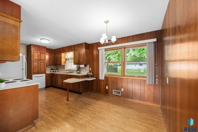 1301 S Joliet Ave Avenue, Sioux Falls, SD 57110