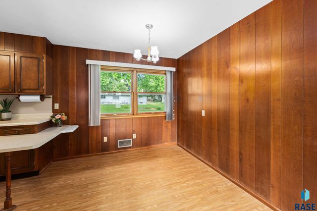 1301 S Joliet Ave Avenue, Sioux Falls, SD 57110