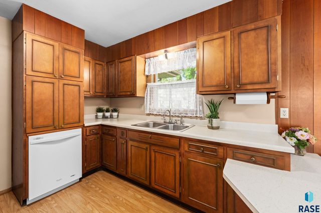 1301 S Joliet Ave Avenue, Sioux Falls, SD 57110