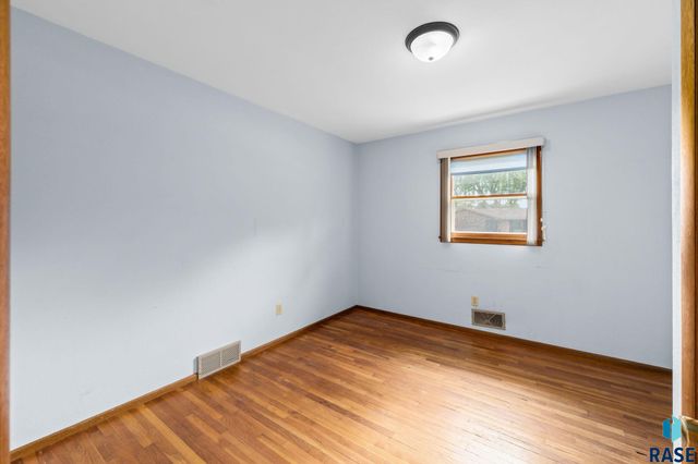 1301 S Joliet Ave Avenue, Sioux Falls, SD 57110