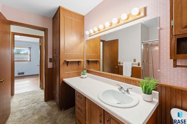 1301 S Joliet Ave Avenue, Sioux Falls, SD 57110