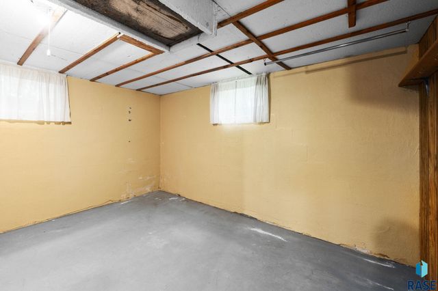 1301 S Joliet Ave Avenue, Sioux Falls, SD 57110