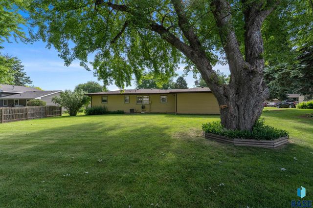 1301 S Joliet Ave Avenue, Sioux Falls, SD 57110