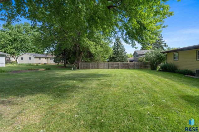 1301 S Joliet Ave Avenue, Sioux Falls, SD 57110