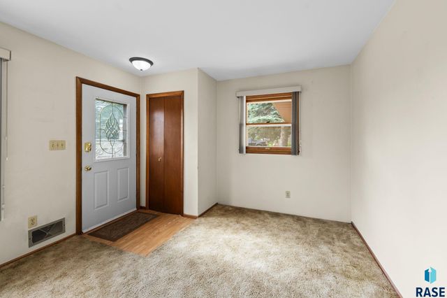 1301 S Joliet Ave Avenue, Sioux Falls, SD 57110