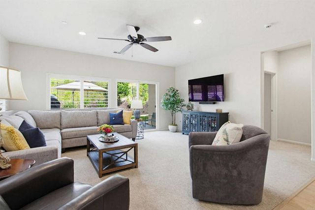 220 Pantaneiro Place, Fallbrook, CA 92028