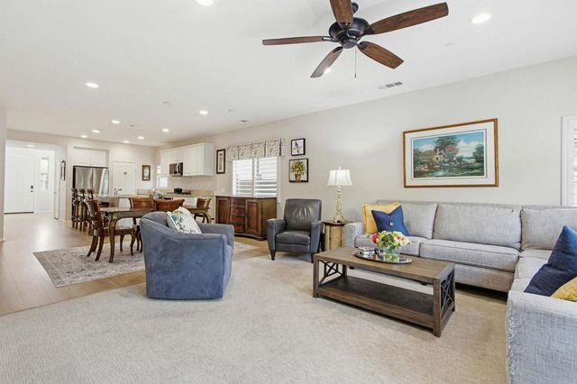 220 Pantaneiro Place, Fallbrook, CA 92028