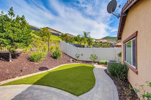 220 Pantaneiro Place, Fallbrook, CA 92028