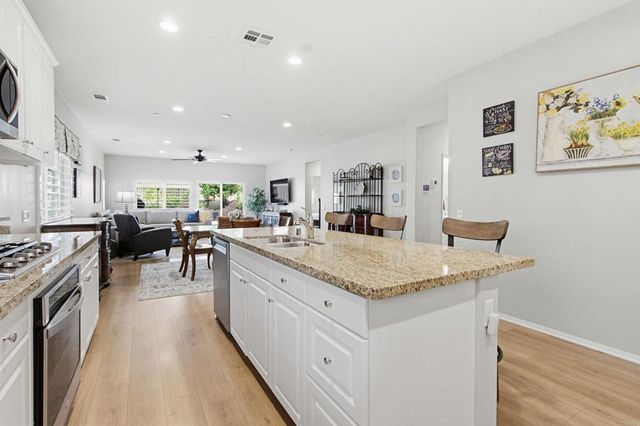 220 Pantaneiro Place, Fallbrook, CA 92028