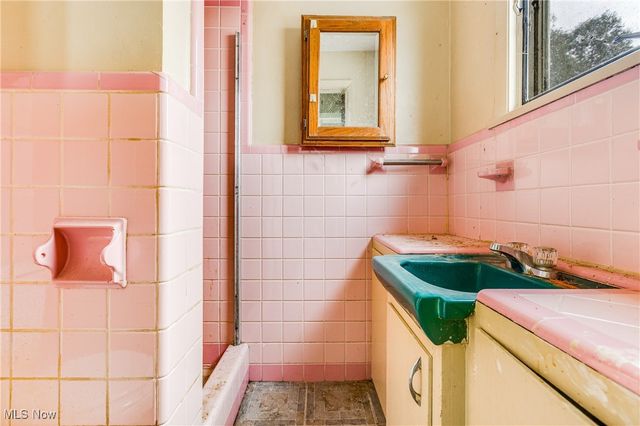 6123 Lucas Avenue, Ashtabula, OH 44004