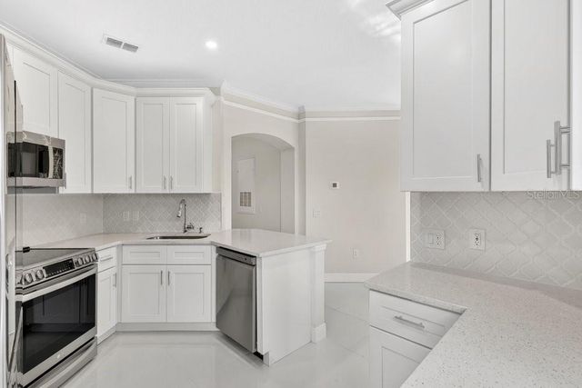 8801 VILLA VIEW CIRCLE 207, Orlando, FL 32821