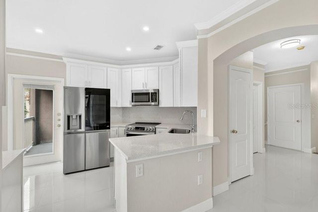 8801 VILLA VIEW CIRCLE 207, Orlando, FL 32821