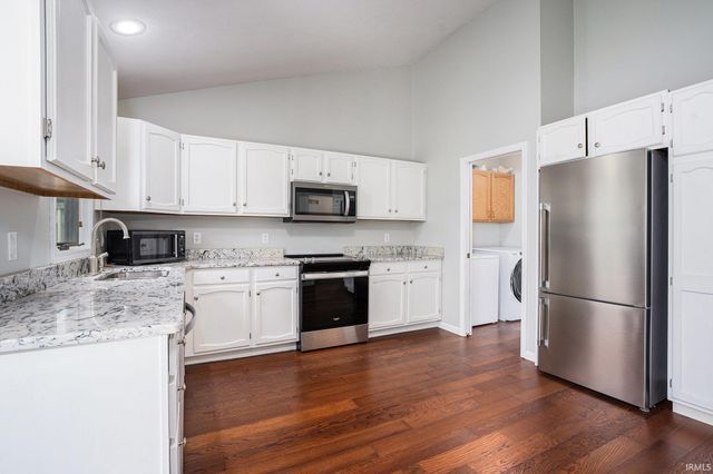 5173 Finch Drive, South Bend, IN 46614