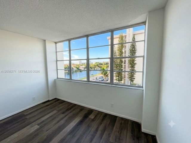 2025 NE 164 St 408, North Miami Beach, FL 33162