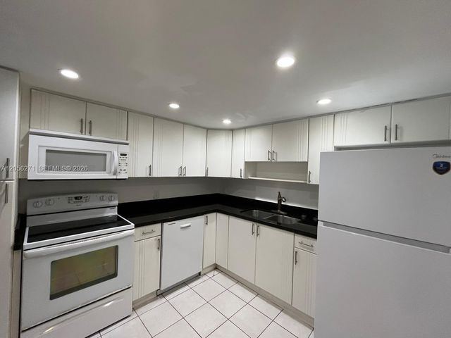 2025 NE 164 St 408, North Miami Beach, FL 33162
