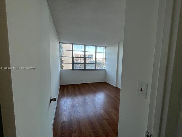 2025 NE 164 St 408, North Miami Beach, FL 33162