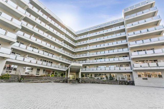 300 Martine Avenue 2J, White Plains, NY 10601