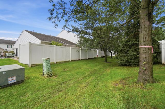 4643 Parrau Drive, 68B, Columbus, OH 43228